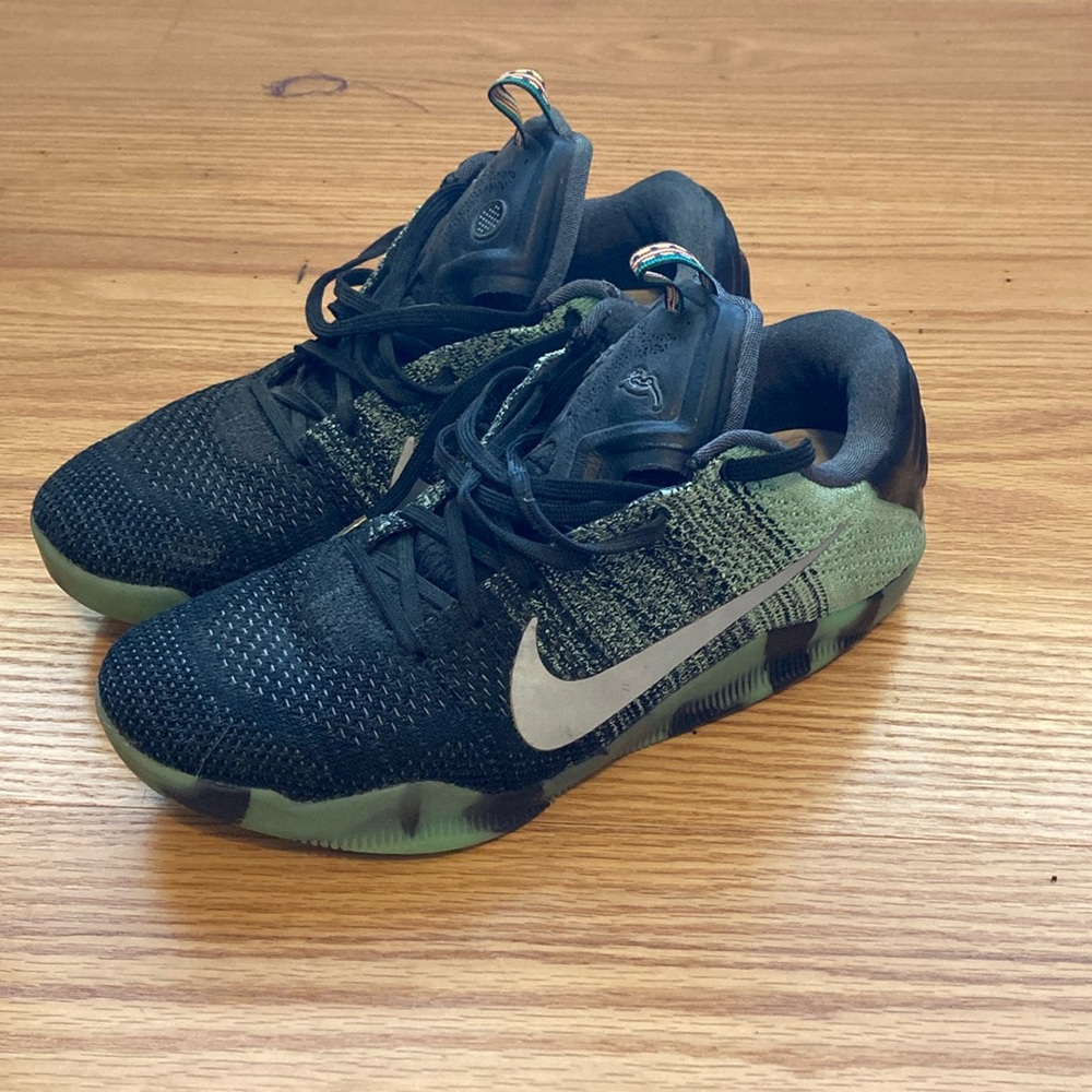 Nike Kobe 11 Elite All Star + 3 Pairs of Socks